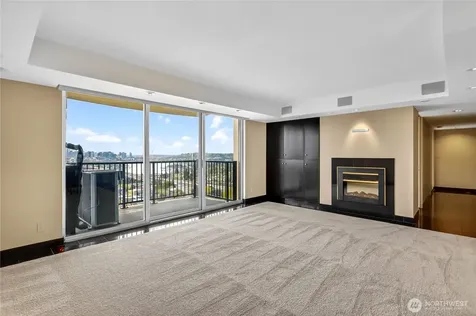 4540 8th Avenue NE Seattle WA 98105