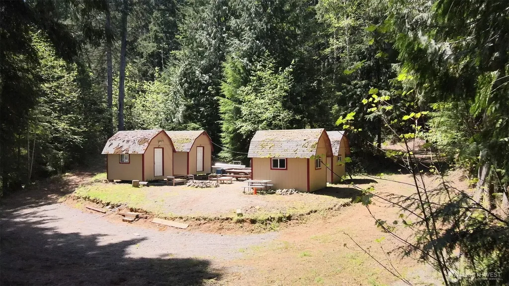 650 W Cushman Ridge Drive Hoodsport WA 98548