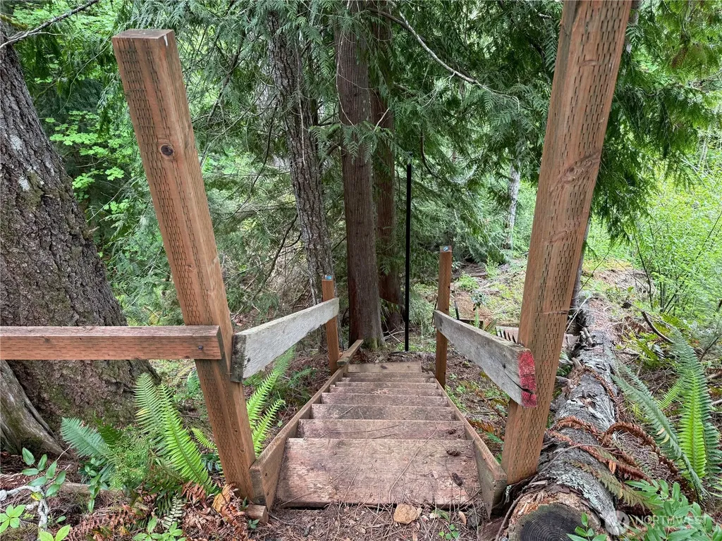 650 W Cushman Ridge Drive Hoodsport WA 98548