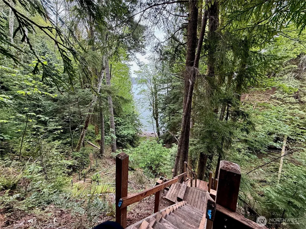 650 W Cushman Ridge Drive Hoodsport WA 98548