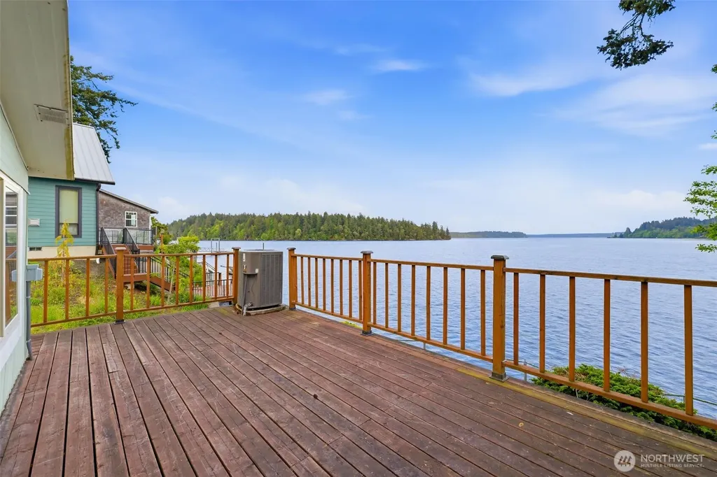 2838 Steamboat Island Loop NW Olympia WA 98502