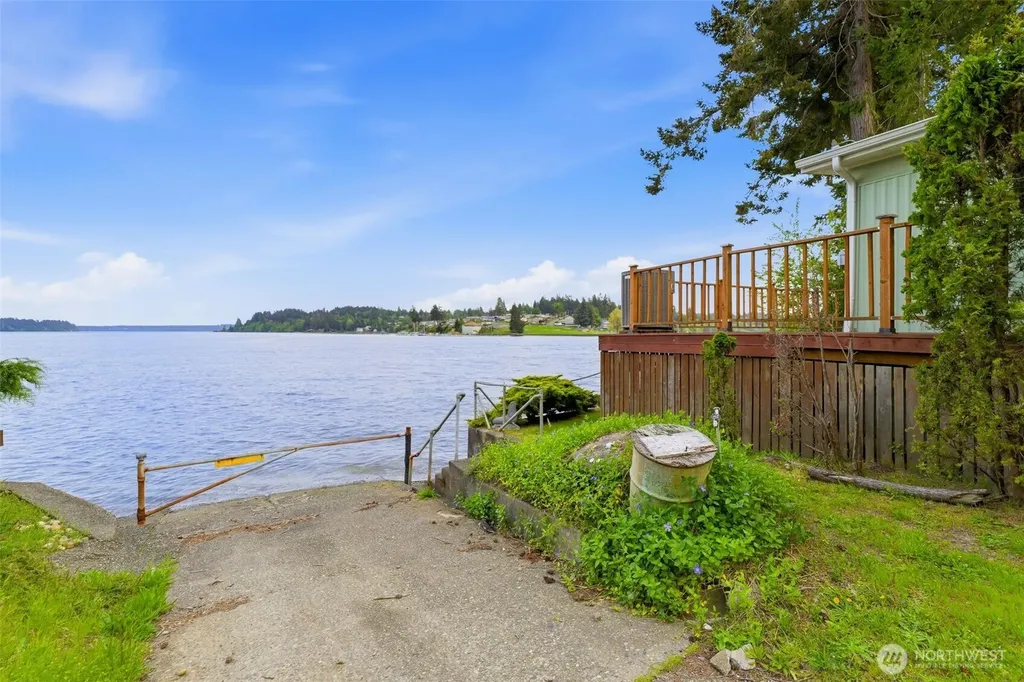 2838 Steamboat Island Loop NW Olympia WA 98502