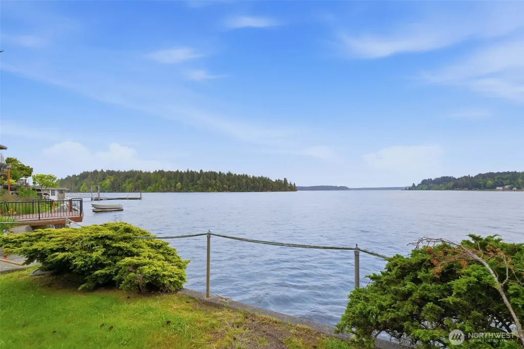 2838 Steamboat Island Loop NW Olympia WA 98502