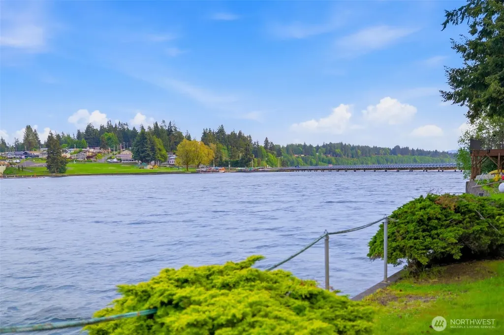 2838 Steamboat Island Loop NW Olympia WA 98502