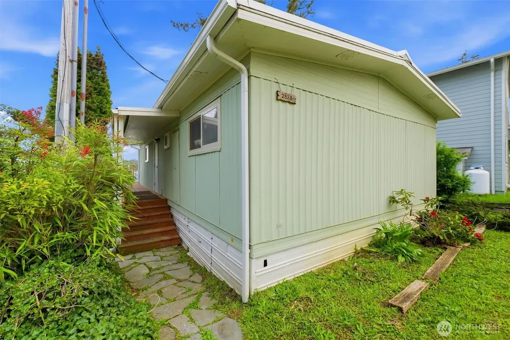 2838 Steamboat Island Loop NW Olympia WA 98502