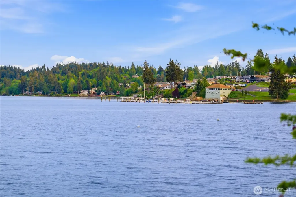 2838 Steamboat Island Loop NW Olympia WA 98502