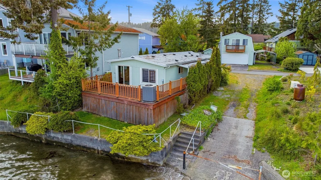 2838 Steamboat Island Loop NW Olympia WA 98502