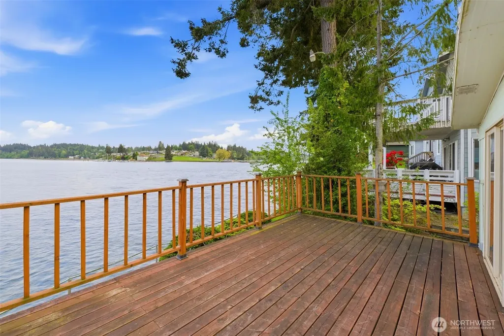 2838 Steamboat Island Loop NW Olympia WA 98502