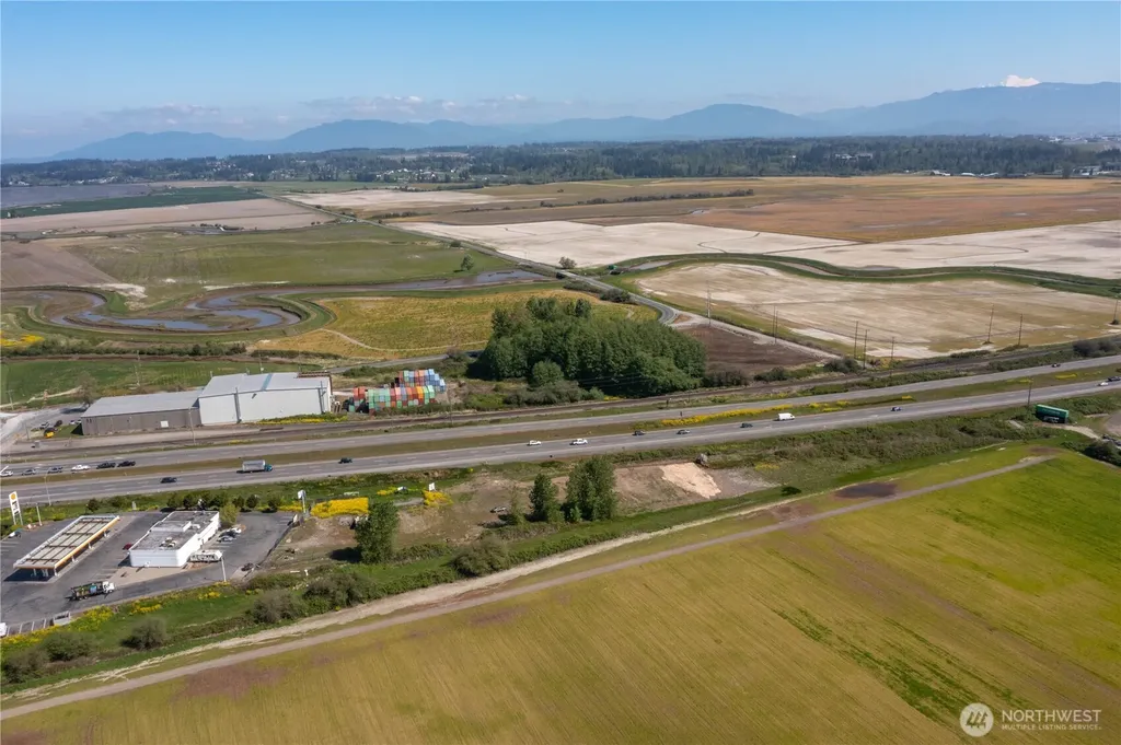 1377 Laconner Whitney Road Mount Vernon WA 98273