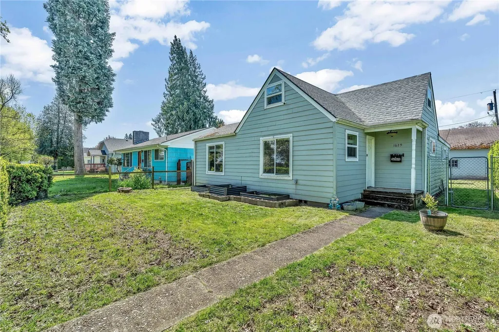 1629 7th Avenue Longview WA 98632