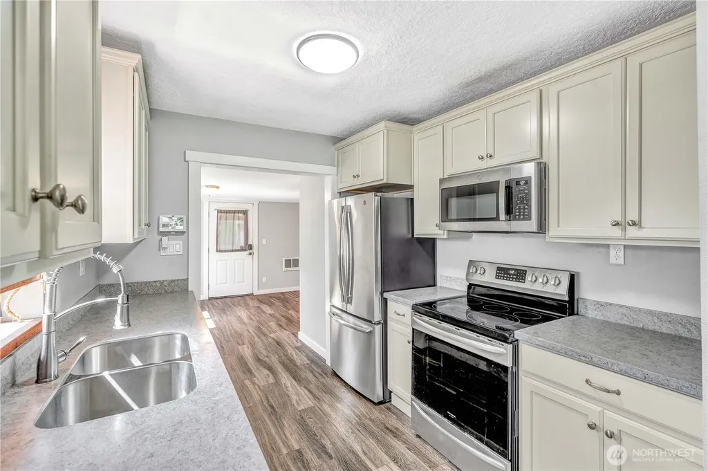 1629 7th Avenue Longview WA 98632