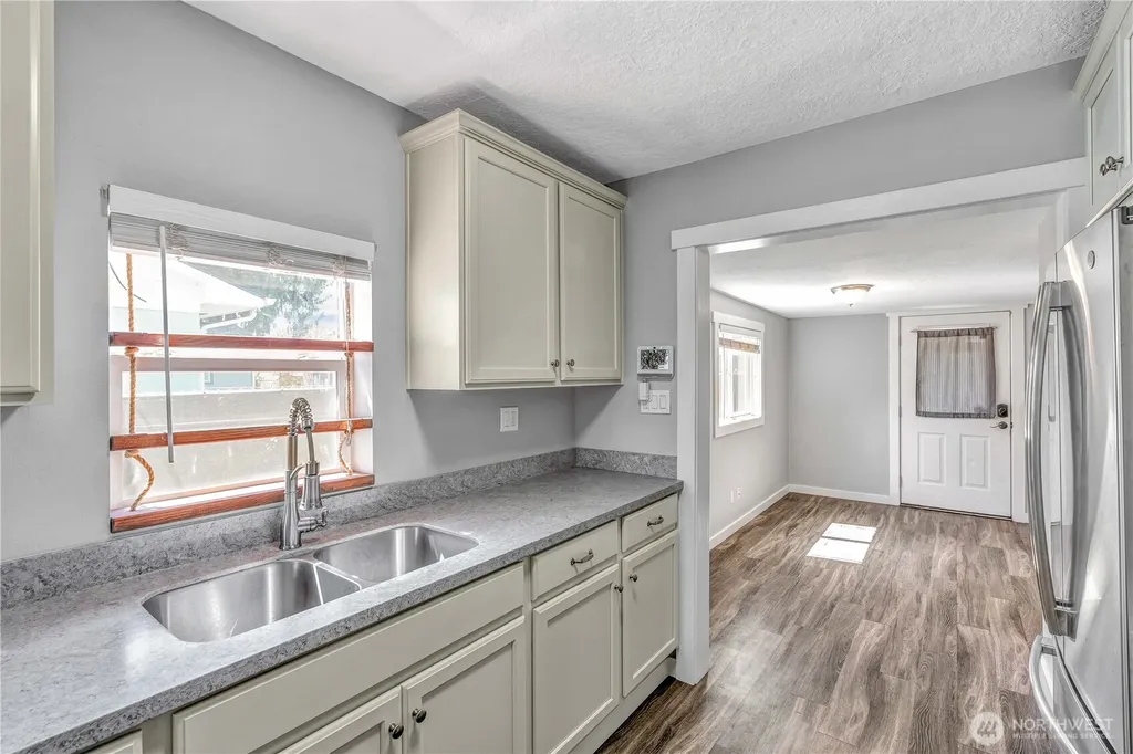 1629 7th Avenue Longview WA 98632