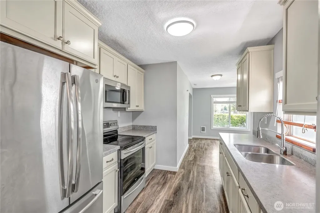 1629 7th Avenue Longview WA 98632