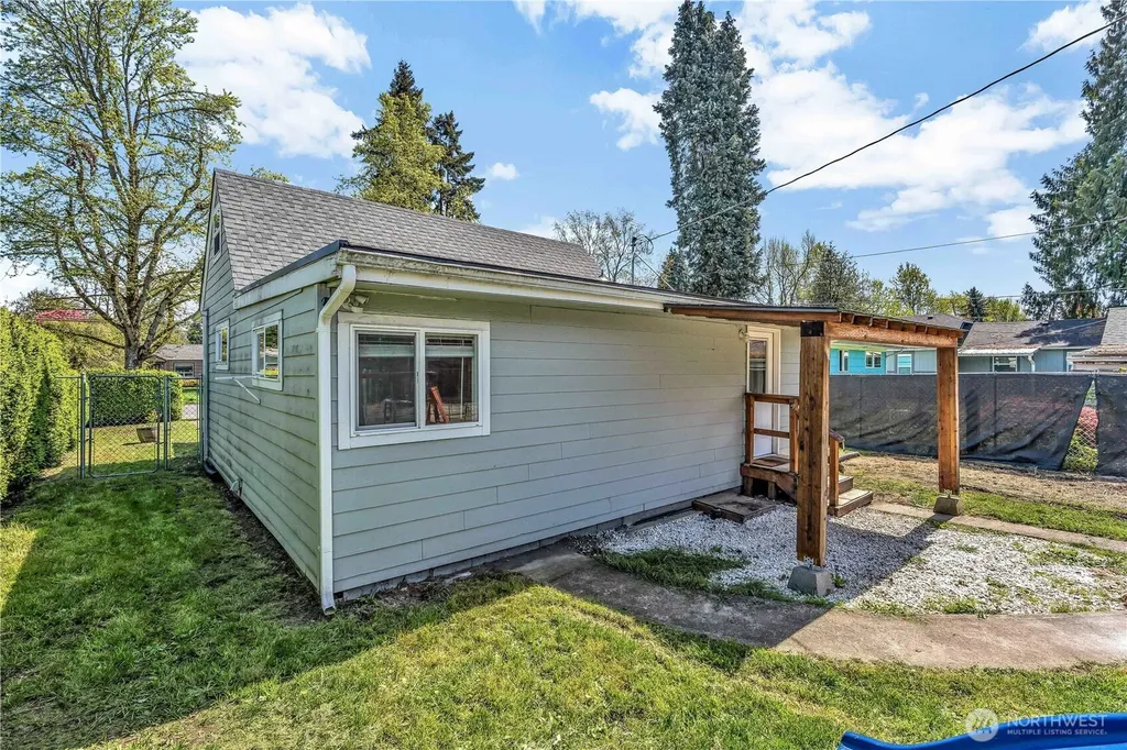 1629 7th Avenue Longview WA 98632