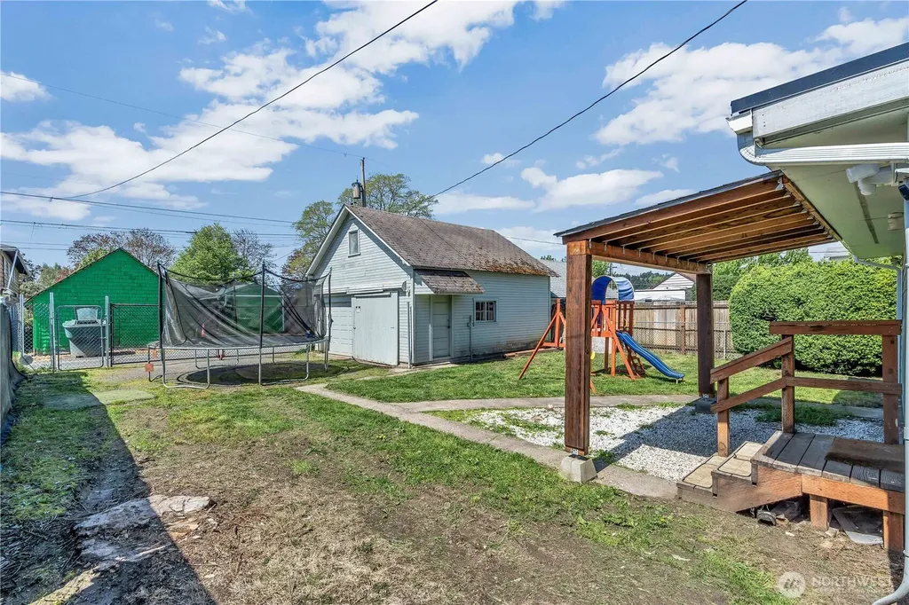 1629 7th Avenue Longview WA 98632