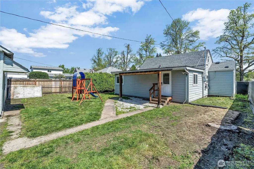 1629 7th Avenue Longview WA 98632