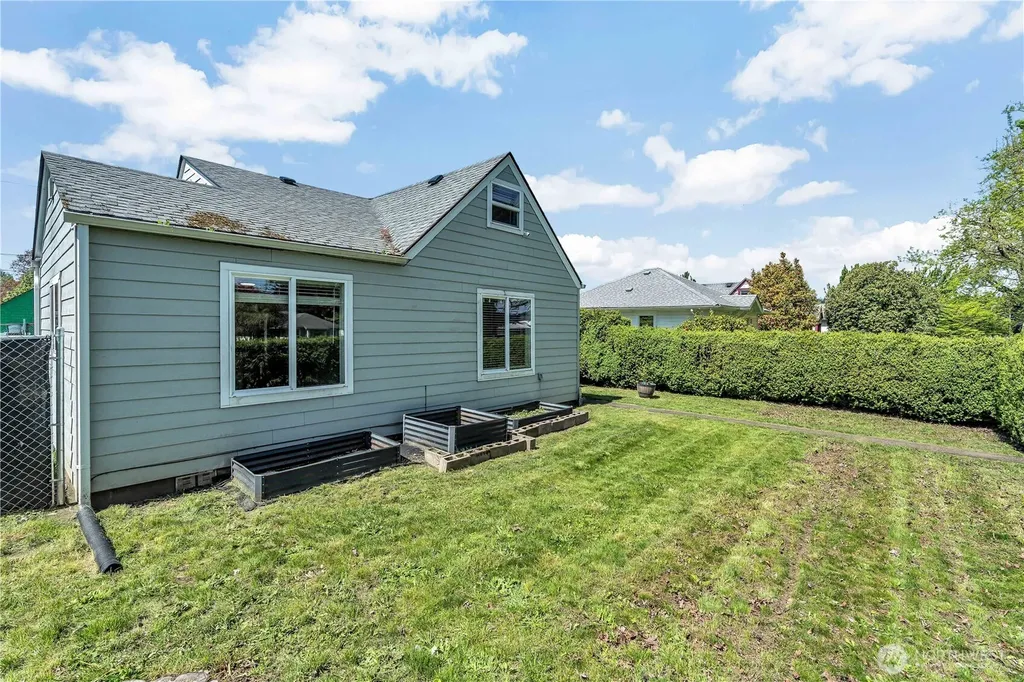 1629 7th Avenue Longview WA 98632