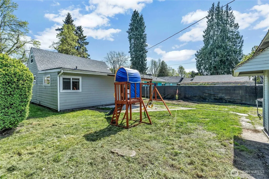 1629 7th Avenue Longview WA 98632