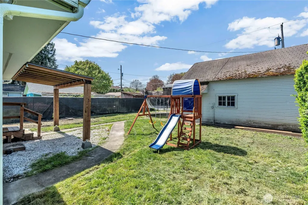 1629 7th Avenue Longview WA 98632