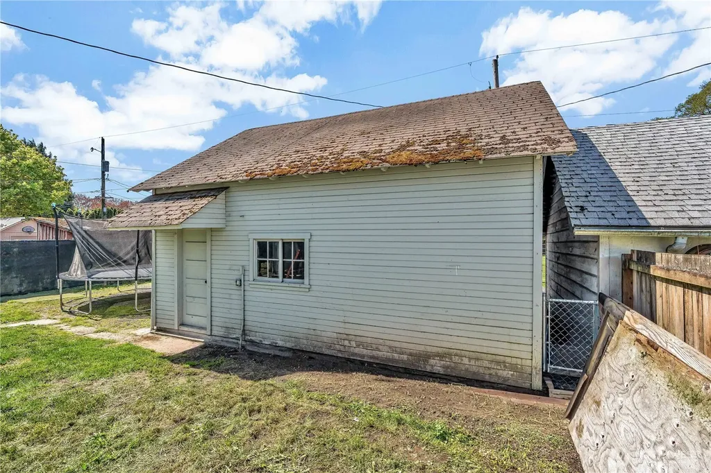 1629 7th Avenue Longview WA 98632