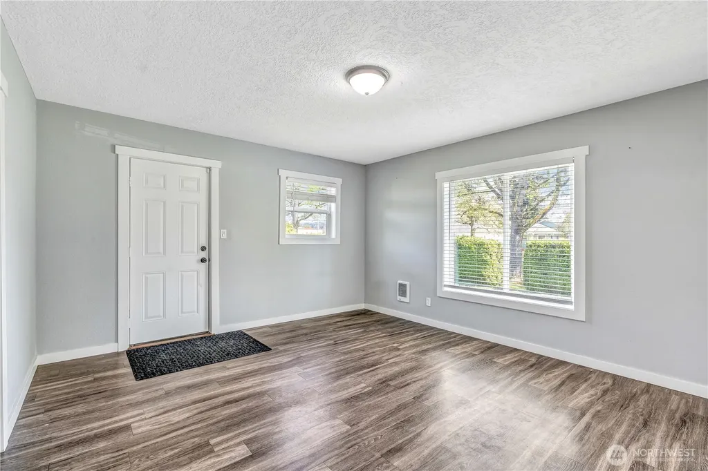 1629 7th Avenue Longview WA 98632