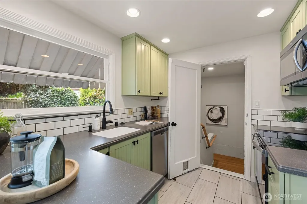 1309 N 85th Street Seattle WA 98103