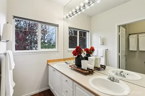 441 S 51st Court Renton WA 98055
