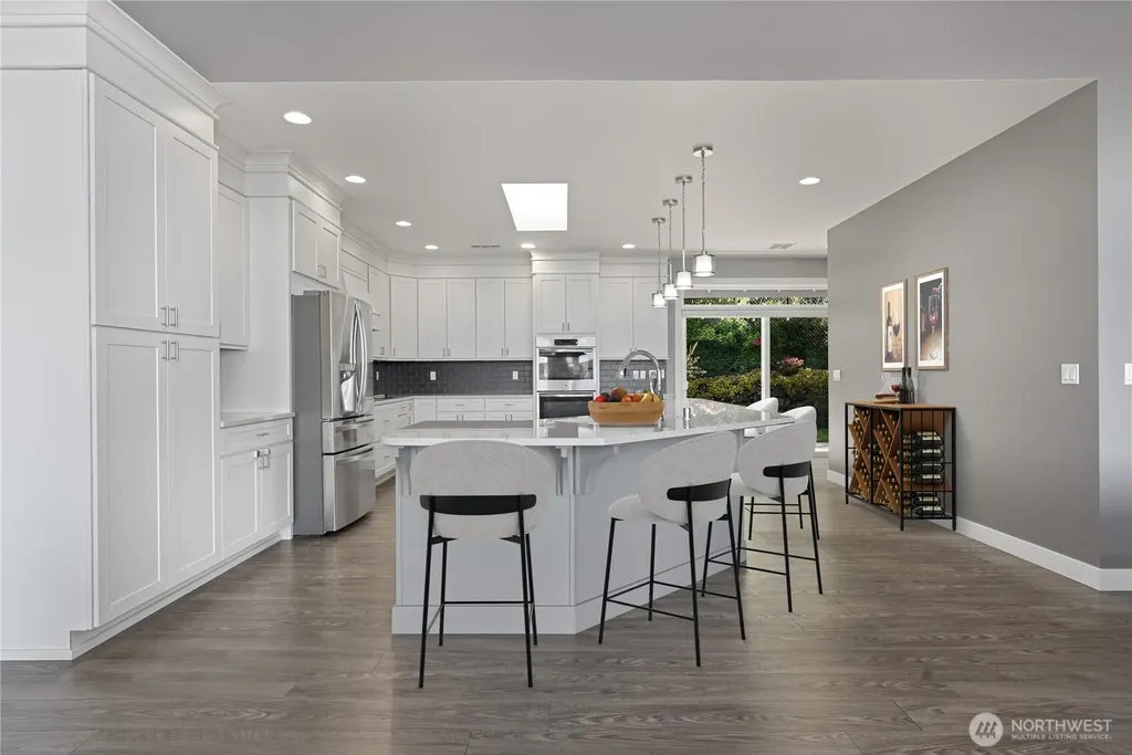 1253 Beach Drive E Port Orchard WA 98366