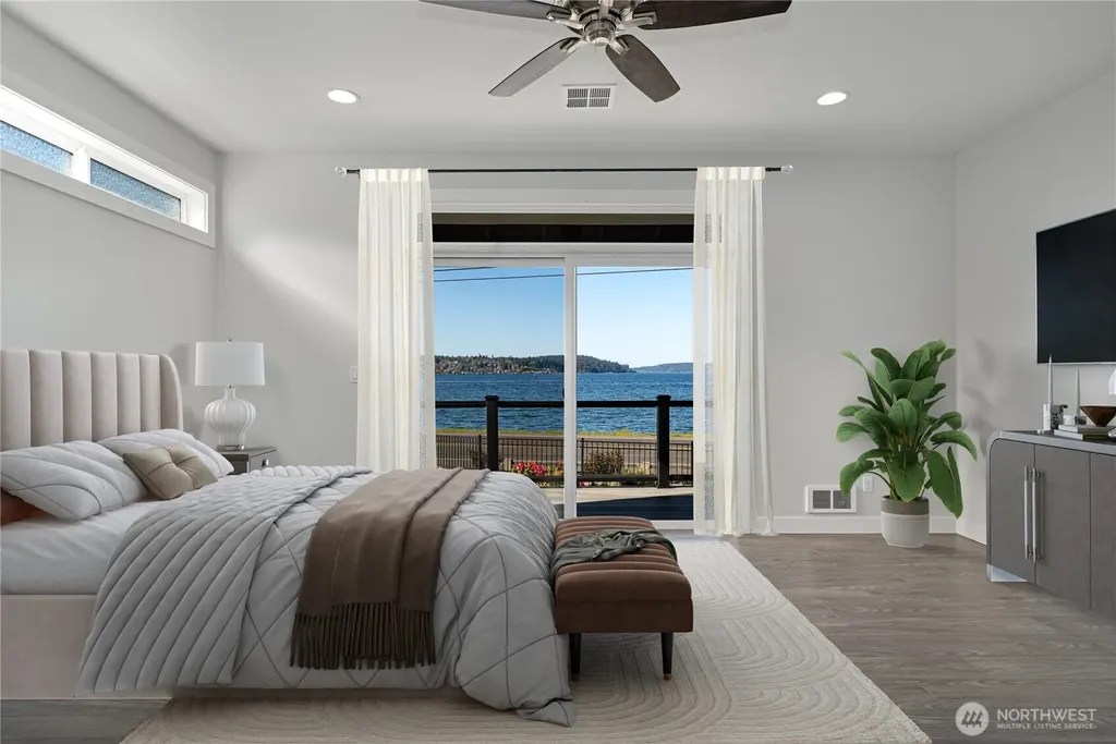 1253 Beach Drive E Port Orchard WA 98366