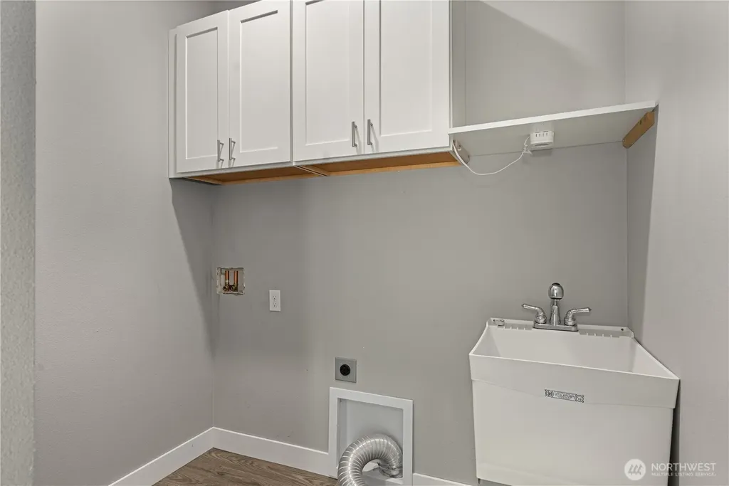 1253 Beach Drive E Port Orchard WA 98366