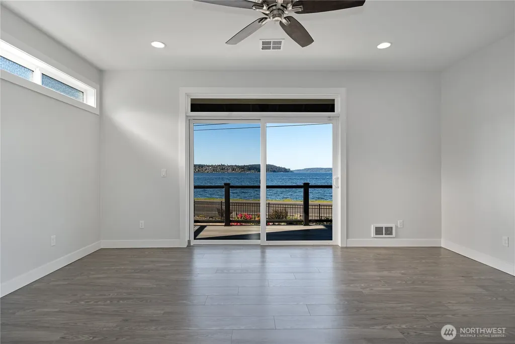 1253 Beach Drive E Port Orchard WA 98366