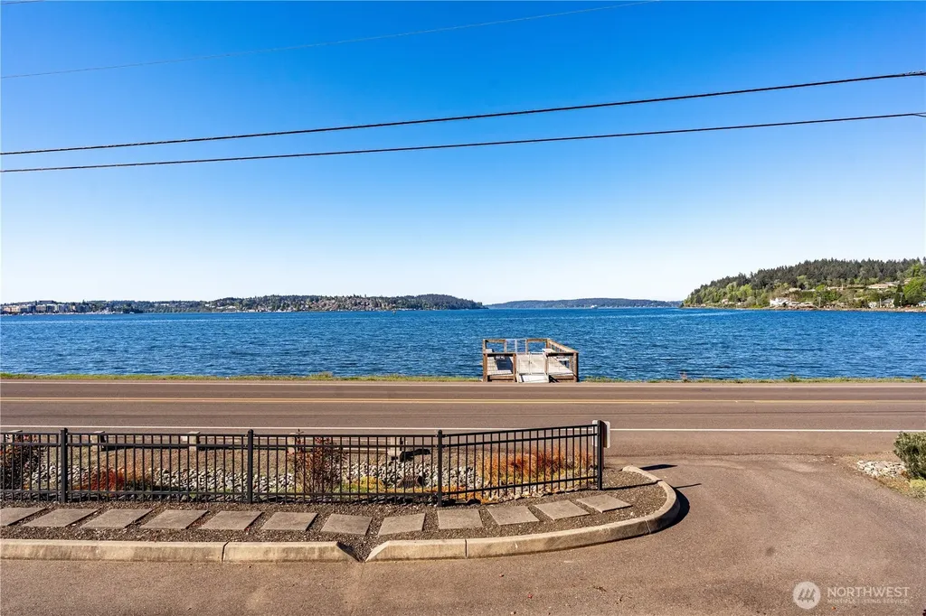 1253 Beach Drive E Port Orchard WA 98366