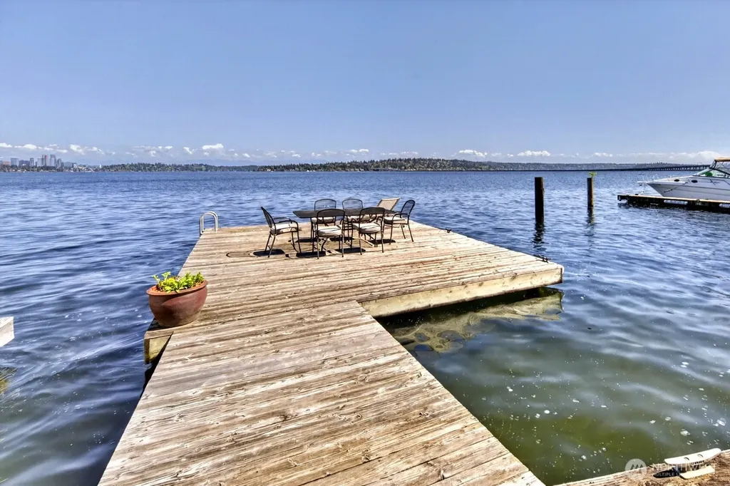 510 Lakeside Avenue S Seattle WA 98144