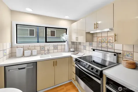 510 Lakeside Avenue S Seattle WA 98144