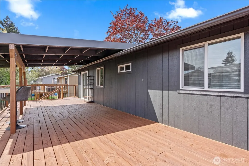 5555 34th Street Loop NE Tacoma WA 98422