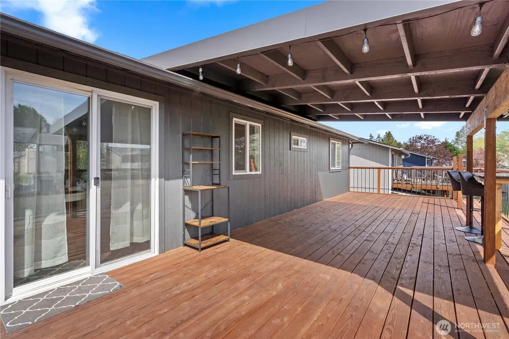 5555 34th Street Loop NE Tacoma WA 98422
