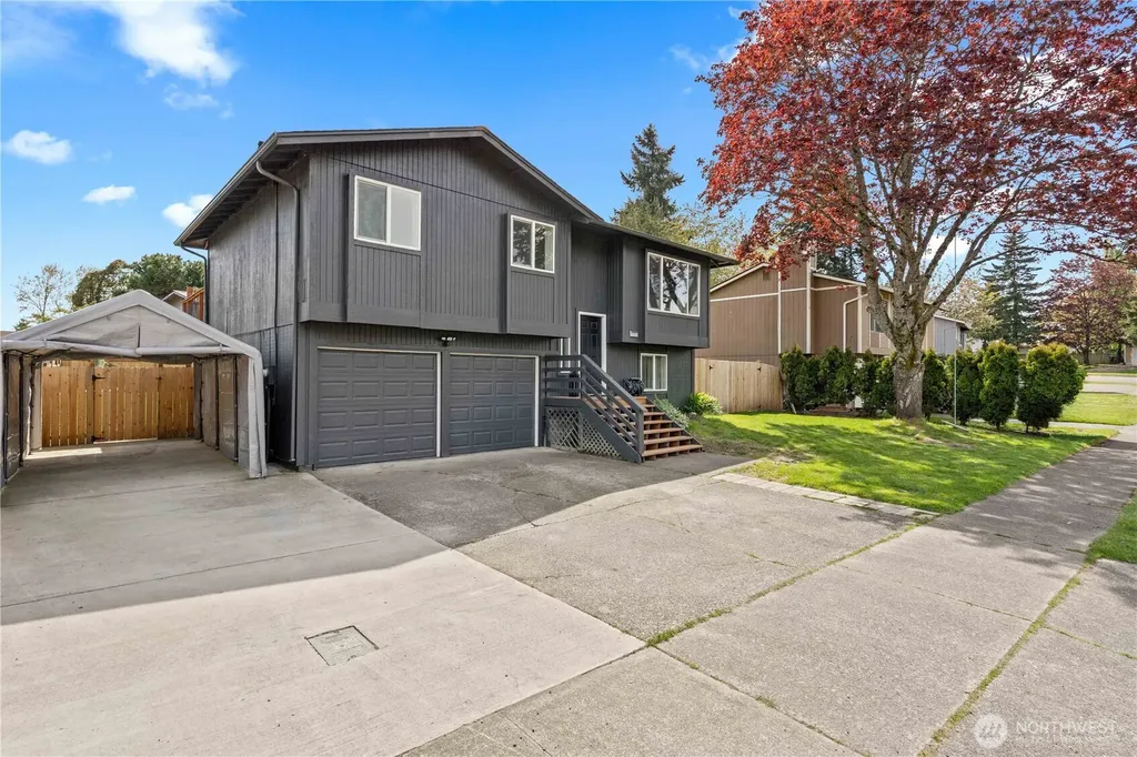 5555 34th Street Loop NE Tacoma WA 98422