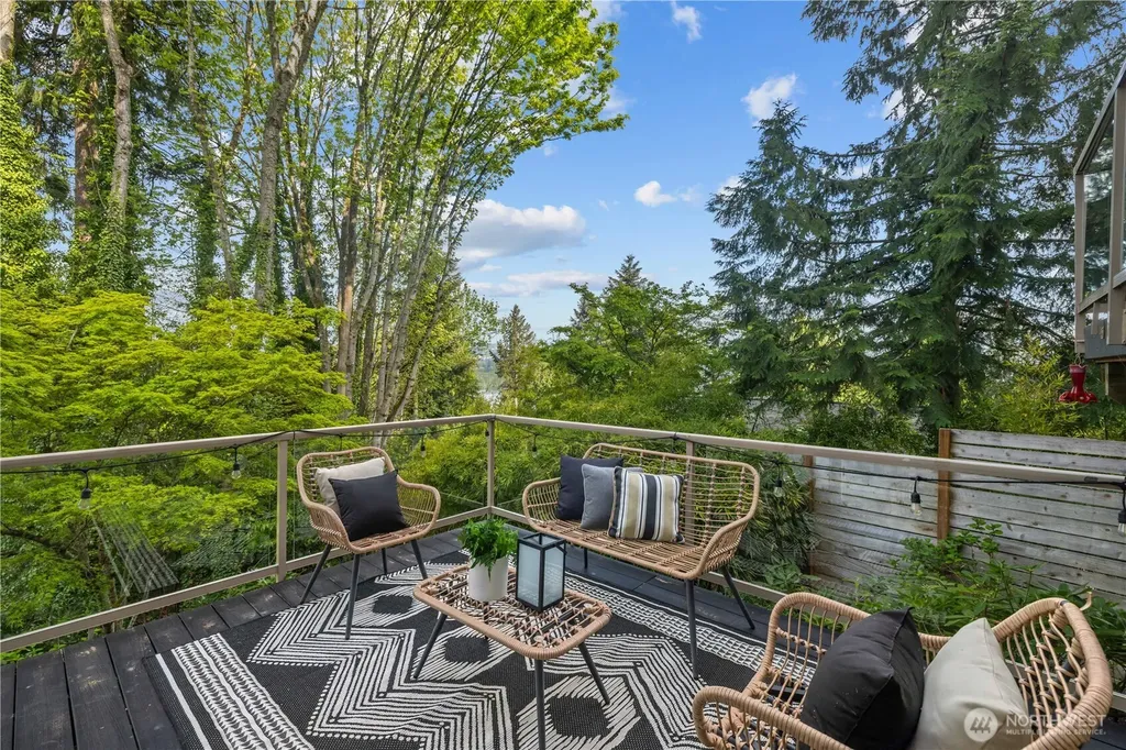 4290 Shoreclub Drive Mercer Island WA 98040