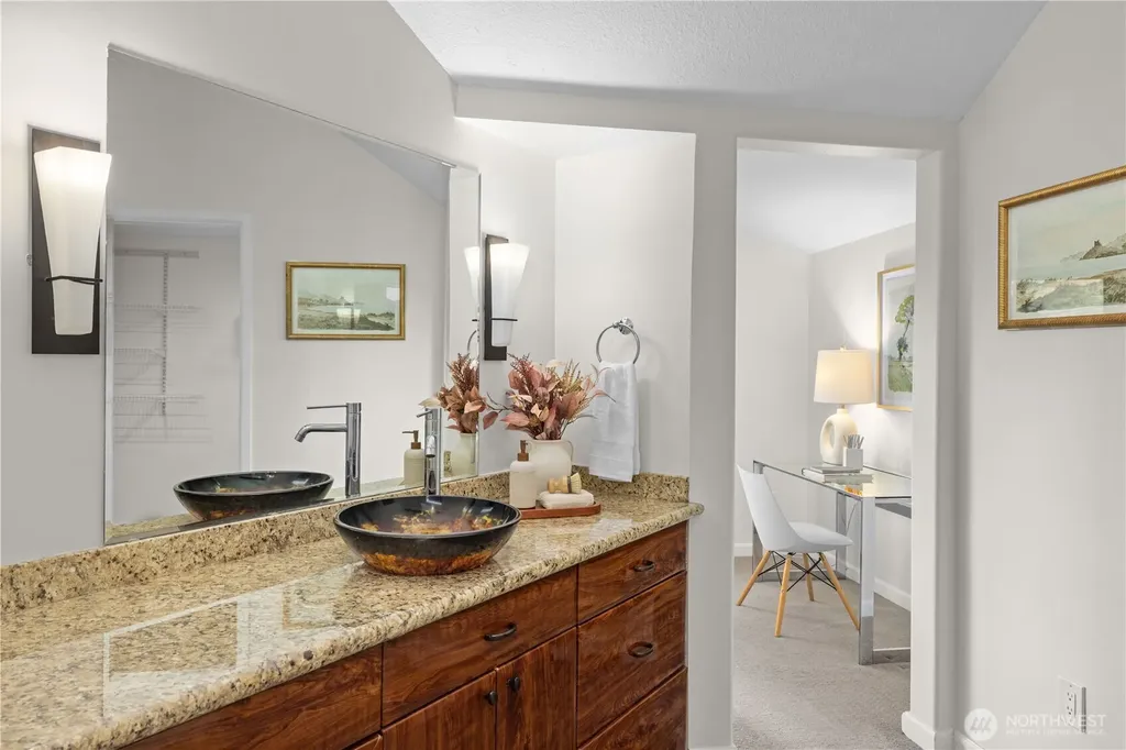 4290 Shoreclub Drive Mercer Island WA 98040