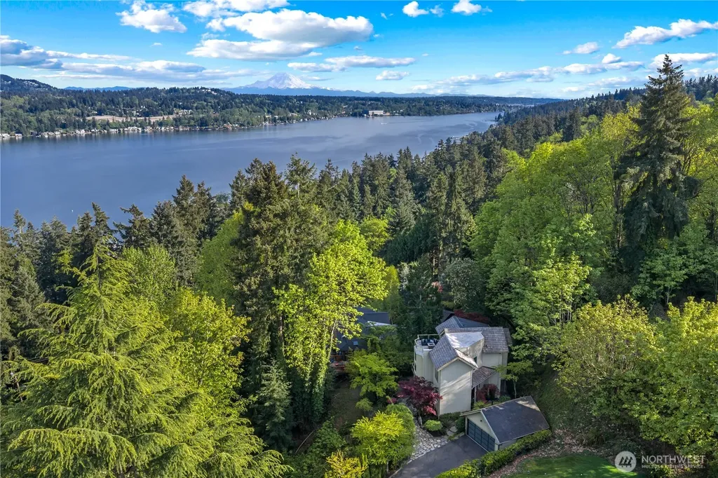 4290 Shoreclub Drive Mercer Island WA 98040