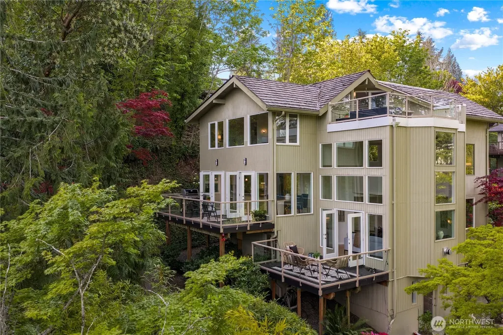 4290 Shoreclub Drive Mercer Island WA 98040