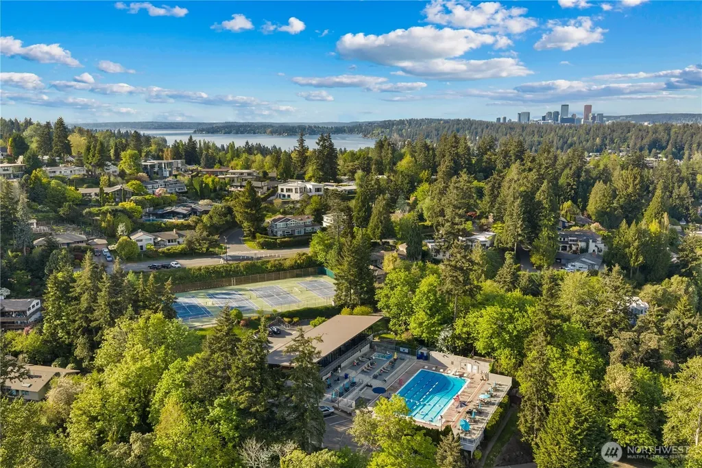 4290 Shoreclub Drive Mercer Island WA 98040