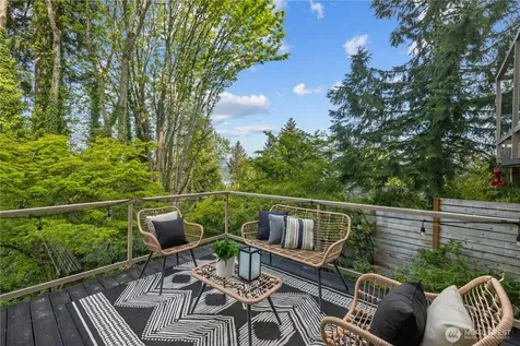 4290 Shoreclub Drive Mercer Island WA 98040