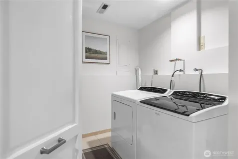 4290 Shoreclub Drive Mercer Island WA 98040