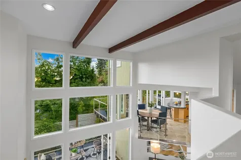 4290 Shoreclub Drive Mercer Island WA 98040