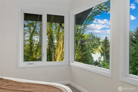 4290 Shoreclub Drive Mercer Island WA 98040
