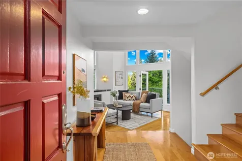 4290 Shoreclub Drive Mercer Island WA 98040