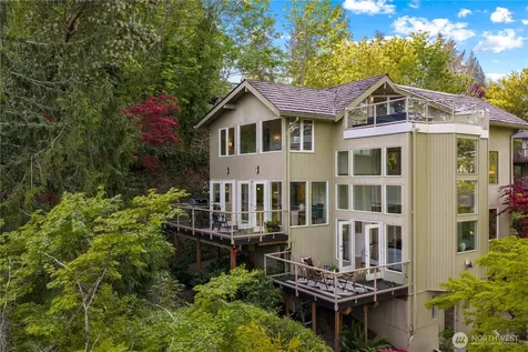 4290 Shoreclub Drive Mercer Island WA 98040
