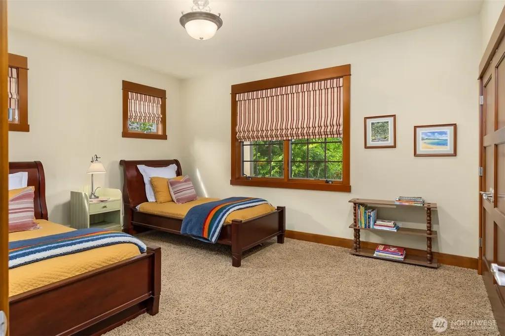 22783 Tranquility Place NE Kingston WA 98346