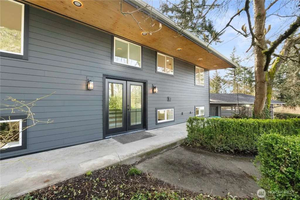 13022 15th Avenue SW Burien WA 98146